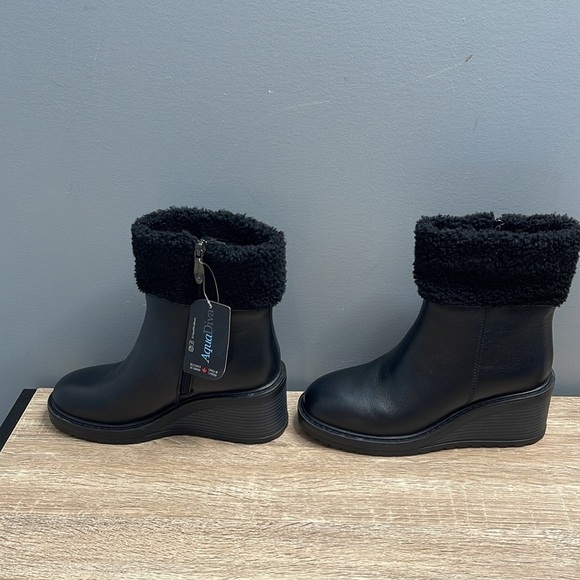 AquaDiva NWT Waterproof Wedge Ankle Boots Black  Winter Faux Fur Trim Leather 37 - Picture 4 of 12